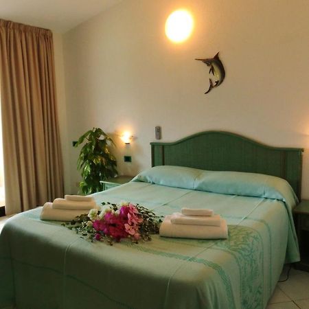 Hotel Blu Marlin Villasimius Exteriör bild